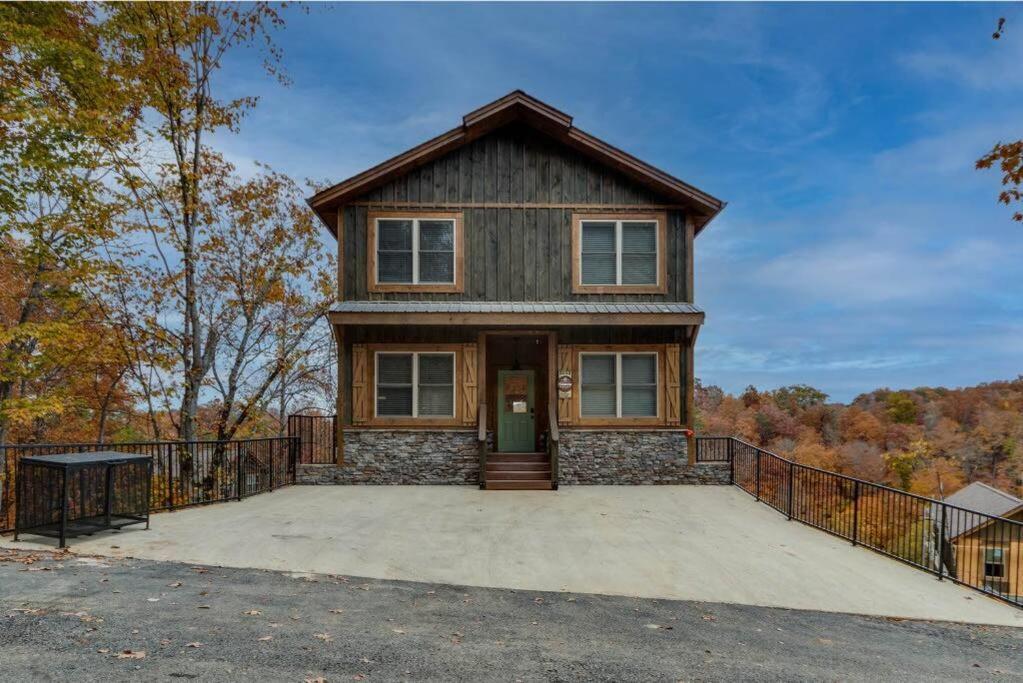 Blue Moon Ridge: Brand New Cabin! 5 Bedrooms, Pool/Hot Tub, Theatre พิเจนฟอร์จ ภายนอก รูปภาพ