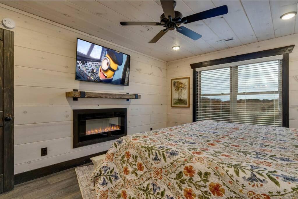 Blue Moon Ridge: Brand New Cabin! 5 Bedrooms, Pool/Hot Tub, Theatre พิเจนฟอร์จ ภายนอก รูปภาพ