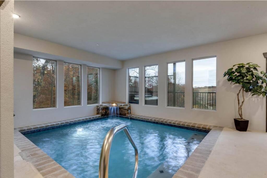 Blue Moon Ridge: Brand New Cabin! 5 Bedrooms, Pool/Hot Tub, Theatre พิเจนฟอร์จ ภายนอก รูปภาพ