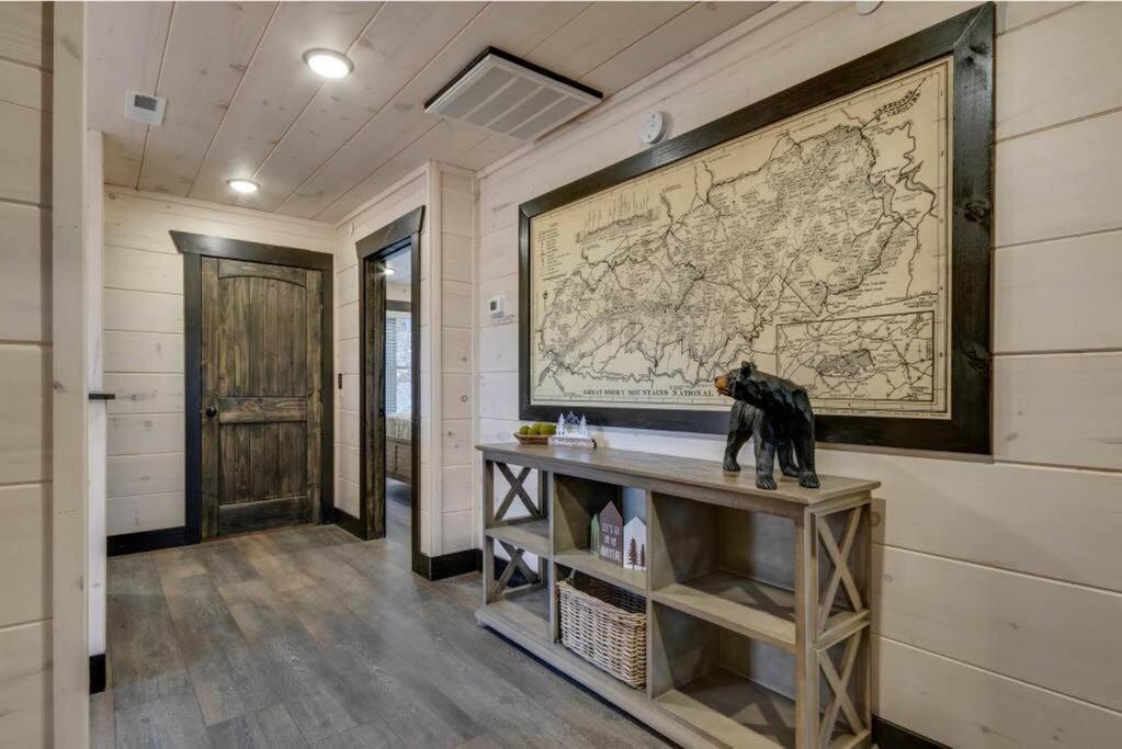 Blue Moon Ridge: Brand New Cabin! 5 Bedrooms, Pool/Hot Tub, Theatre พิเจนฟอร์จ ภายนอก รูปภาพ