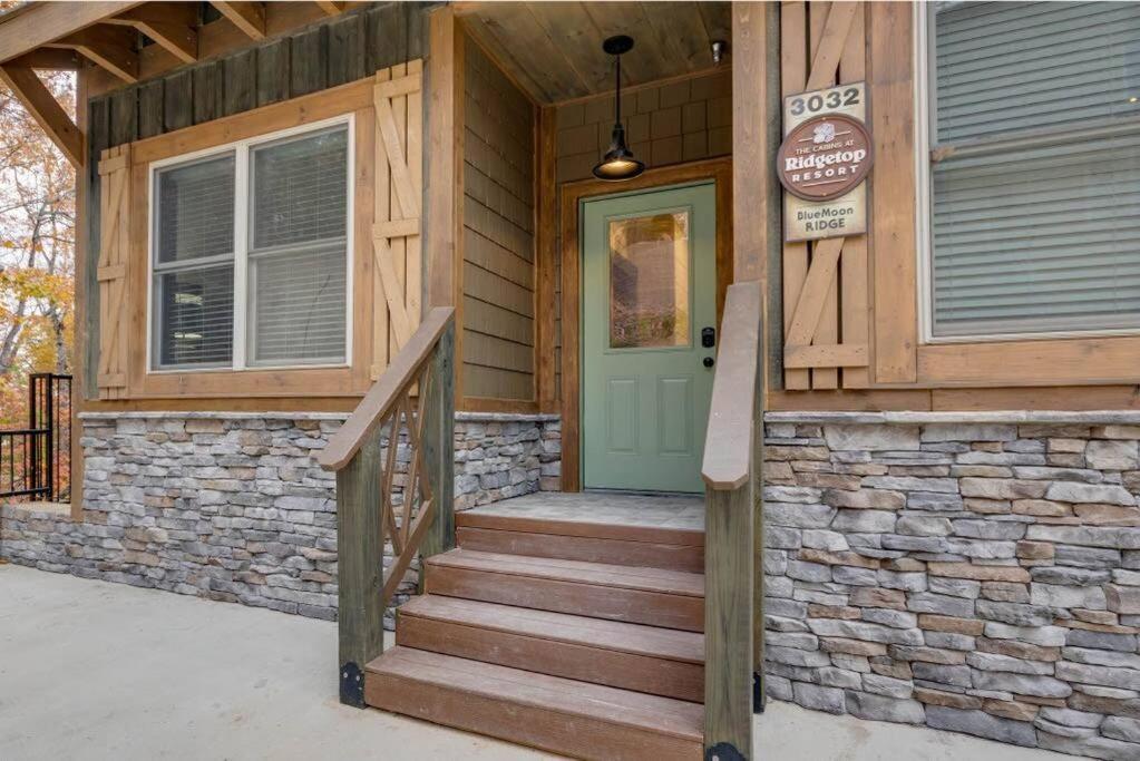Blue Moon Ridge: Brand New Cabin! 5 Bedrooms, Pool/Hot Tub, Theatre พิเจนฟอร์จ ภายนอก รูปภาพ
