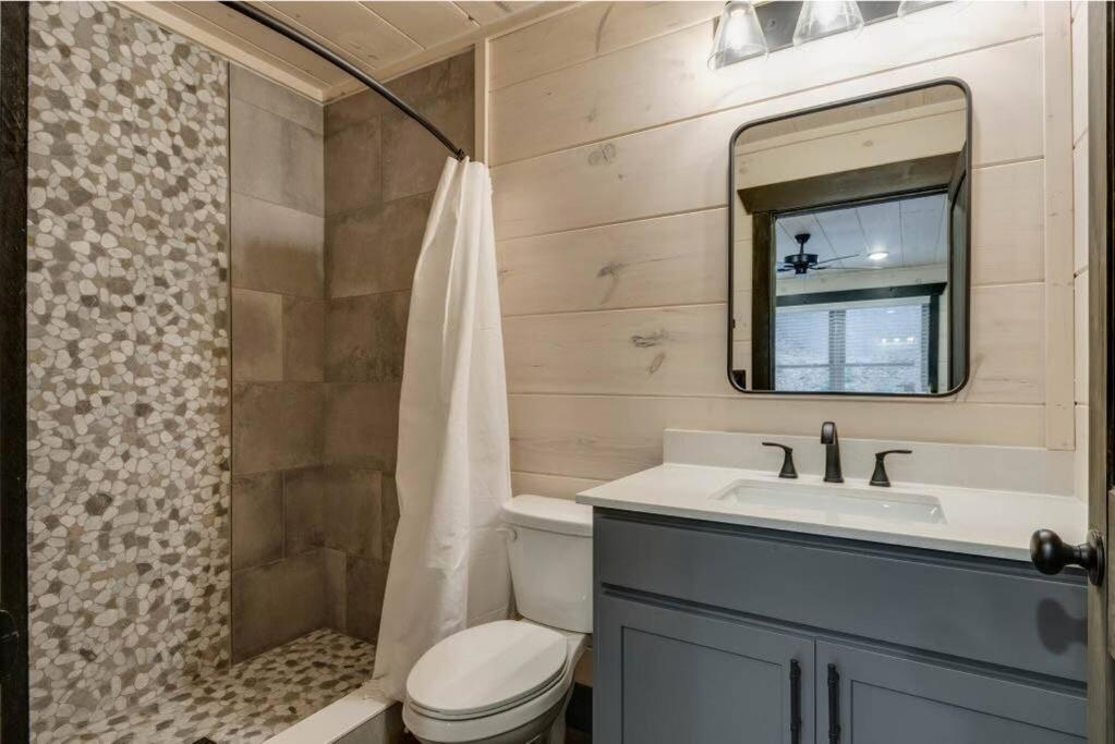 Blue Moon Ridge: Brand New Cabin! 5 Bedrooms, Pool/Hot Tub, Theatre พิเจนฟอร์จ ภายนอก รูปภาพ