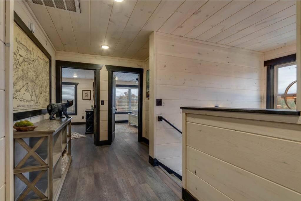Blue Moon Ridge: Brand New Cabin! 5 Bedrooms, Pool/Hot Tub, Theatre พิเจนฟอร์จ ภายนอก รูปภาพ