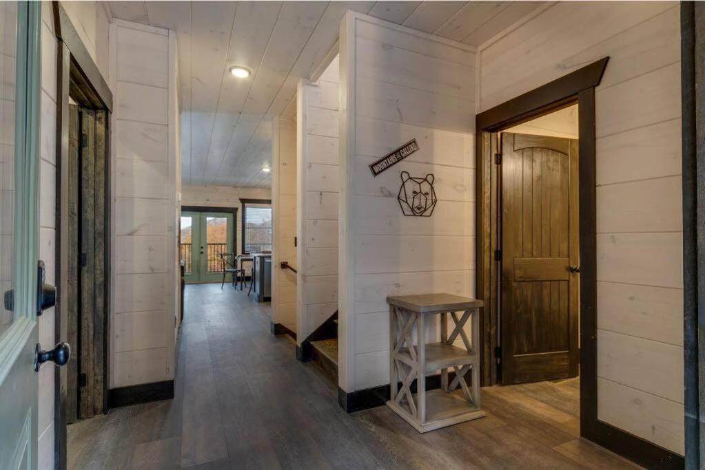 Blue Moon Ridge: Brand New Cabin! 5 Bedrooms, Pool/Hot Tub, Theatre พิเจนฟอร์จ ภายนอก รูปภาพ